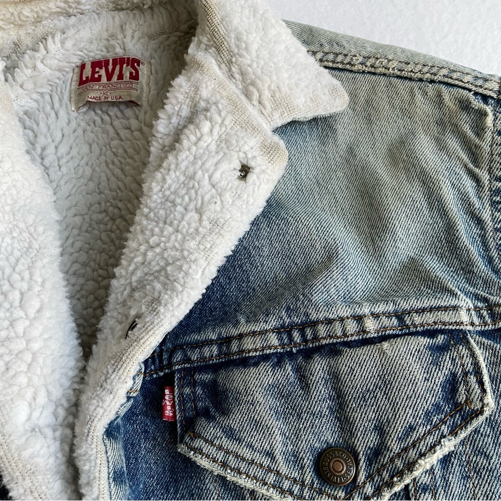 Vintage Levi's Blue Denim Sherpa-Lined Distressed Trucker Jean Jacket - Picture 2 of 15